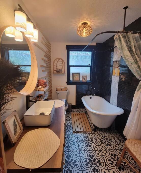 Cozy Af Jungle-House Hideaway Villa Tampa Bagian luar foto